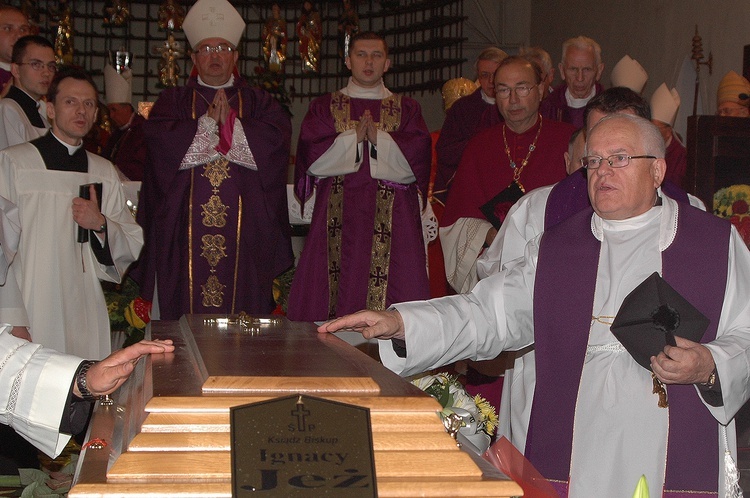 Pożegnanie w katedrze koszalińskiej