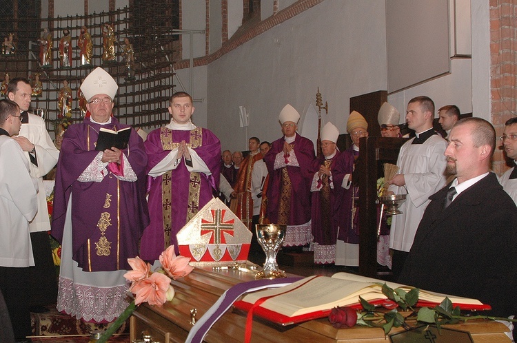 Pożegnanie w katedrze koszalińskiej