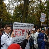 Protest lekarzy rezydentów w Warszawie