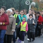 Procesja różańcowa do Jana Pawła II