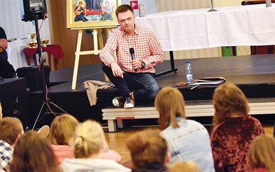 Ponad 200 młodych ludzi z całej diecezji przyjechało słuchać Szymona Hołowni.