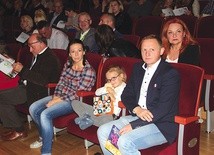 Zuzia i jej rodzice byli obecni na koncercie i podczas aukcji. 