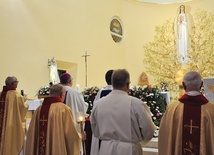 Biskup opolski zawierzył wszystkie rodziny Niepokalanemu Sercu Maryi.