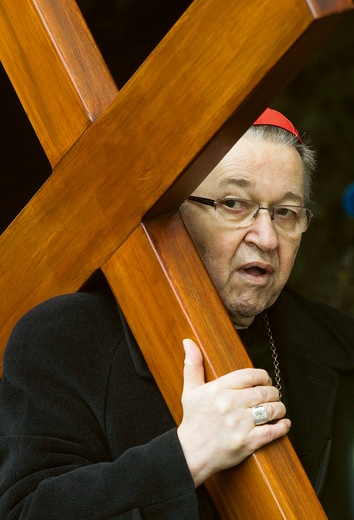 Być arcybiskupem Paryża to niełatwe zadanie, któremu często towarzyszy cierpienie.