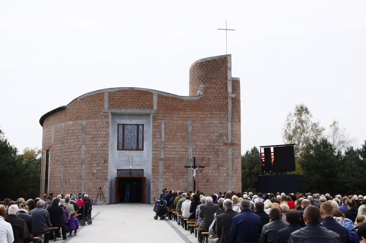 Poświęcenie kościoła w Kośmidrach