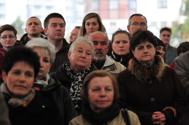 Abp Budzik poświęcił plac pod budowę kościoła św. Jana Kantego przy ul. Berylowej w Lublinie