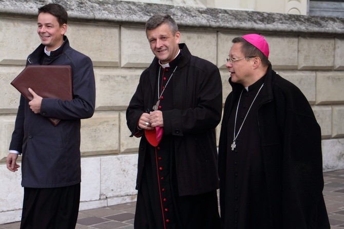 Uroczystość nałożenia paliusza abp. Markowi Jędraszewskiemu