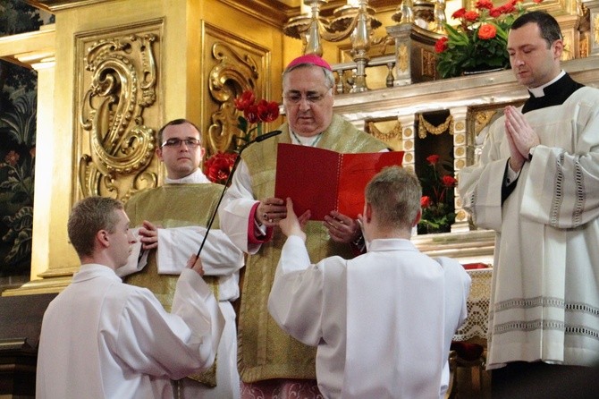 Uroczystość nałożenia paliusza abp. Markowi Jędraszewskiemu