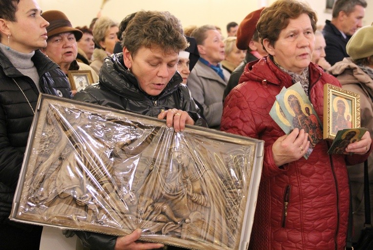 Mińska parafia św. Antoniego z Padwy pożegnała ikonę 