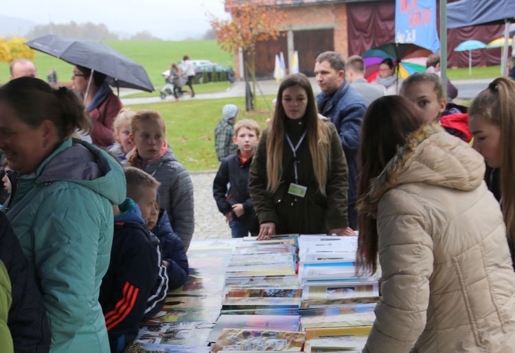 Parafialne spotkanie rodzin w Męcinie