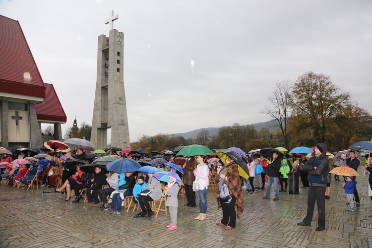 Parafialne spotkanie rodzin w Męcinie