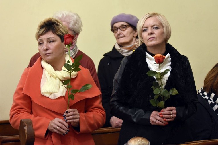 Przygotowanie i poświęcenie witraża, kraty i odnowionej figury