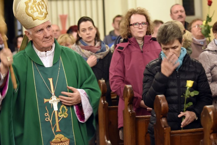 Przygotowanie i poświęcenie witraża, kraty i odnowionej figury