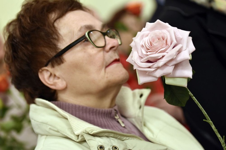 Przygotowanie i poświęcenie witraża, kraty i odnowionej figury