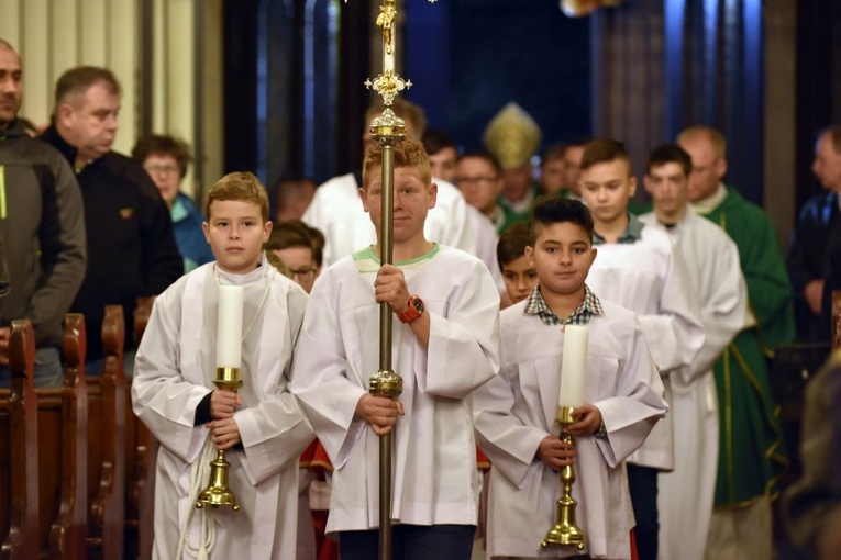 Przygotowanie i poświęcenie witraża, kraty i odnowionej figury