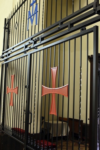 Przygotowanie i poświęcenie witraża, kraty i odnowionej figury