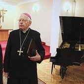 ▼	Biskup senior diecezji legnickiej podkreślał, że dokument jest ukoronowaniem  kilkunastu lat pracy.