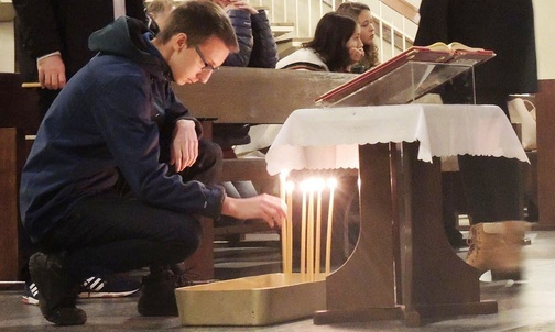 Ewangelziacyjne spotkania dla młodych odbywają się w 4. niedziele miesiąca