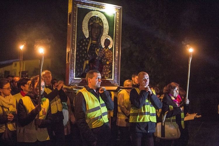 Tobie się zawierzamy w Chrośli