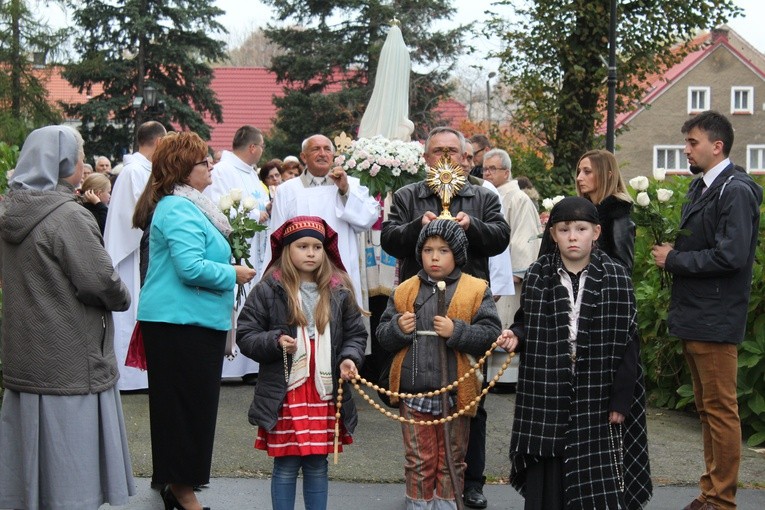 Relikwie św. Hiacynty i Franciszka w Pieszycach 