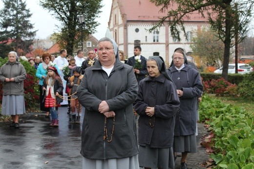 Relikwie św. Hiacynty i Franciszka w Pieszycach 