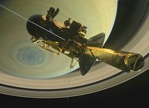 Sonda Cassini wykonała pierwszy w historii przelot między Saturnem a jego pierścieniami