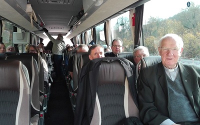 Pielgrzymi z diecezji autobusem jadą do Pragi, skąd samolotem wylecą do Fatimy.