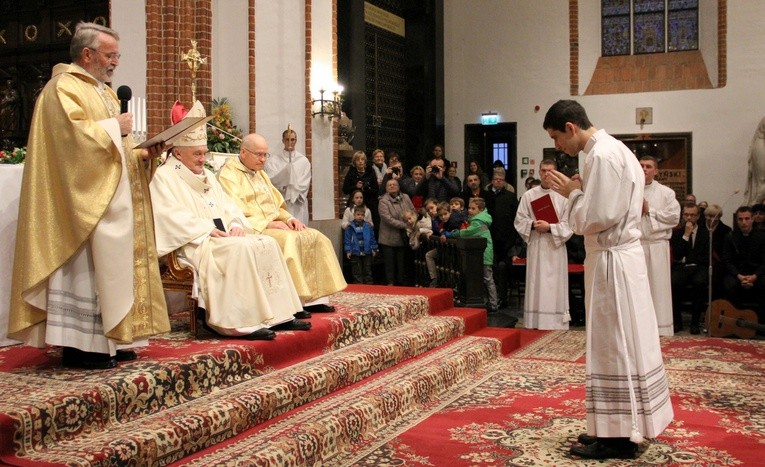 Święcenia diakonatu