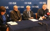 Konferencja prasowa z udziałem rektora KUL, Janusza Bazydły i Macieja Sobieraja