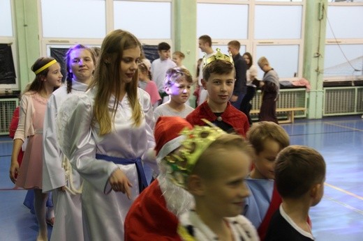 Bal świętych w Szerokiej