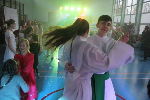 Bal świętych w Szerokiej