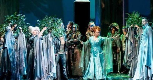 "Norma" z otwartymi oczyma