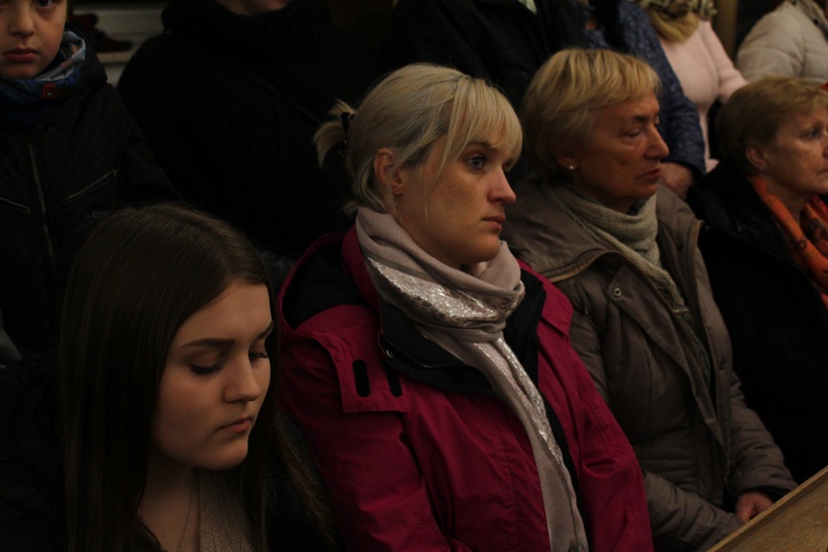 Zakończenie peregrynacj figurki Matki Bożej Fatimskiej w deicezji świdnickiej 