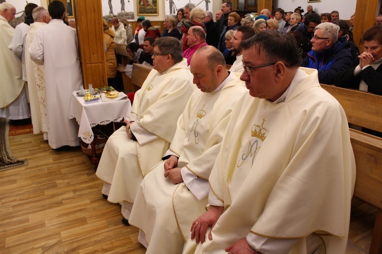 Zakończenie peregrynacj figurki Matki Bożej Fatimskiej w deicezji świdnickiej 