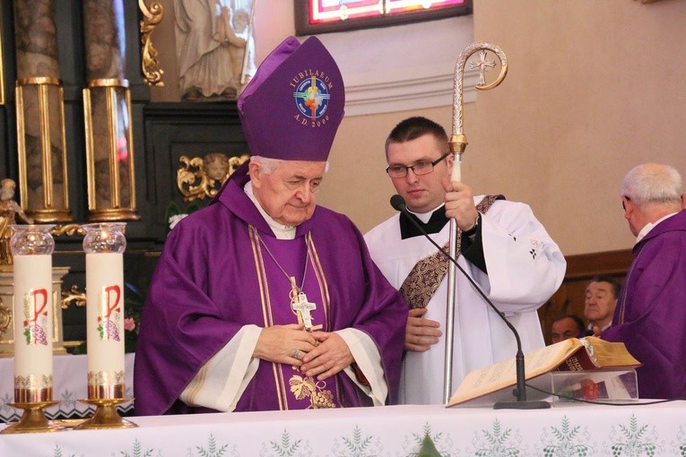 Msza pogrzebowa ks. Kazmierza Gajdy w Klementowicach