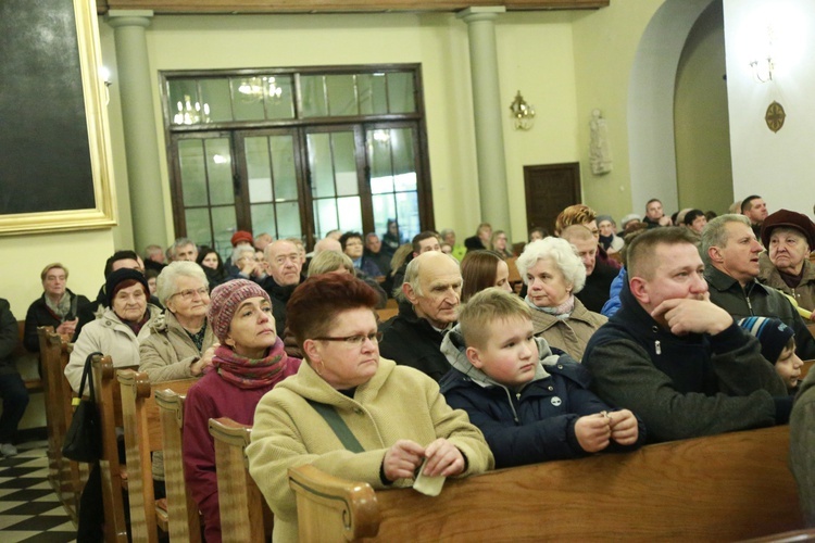 Procesja różańcowa w Żabnie