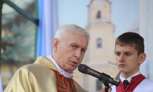 O przeszłości parafii i miasta przypomniał ks. prał. Stanisław Czernik, dziekan i proboszcz parafii św. Macieja