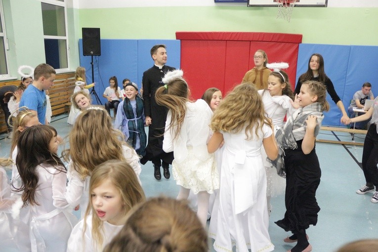 Bal Wszystkich Świętych na wrocławskiej Klecinie