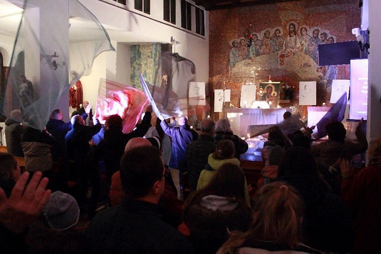Holy Wins 2017