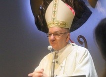 Abp Stanisław Budzik przewodniczył Mszy na cmentarzu przy ul. Lipowej