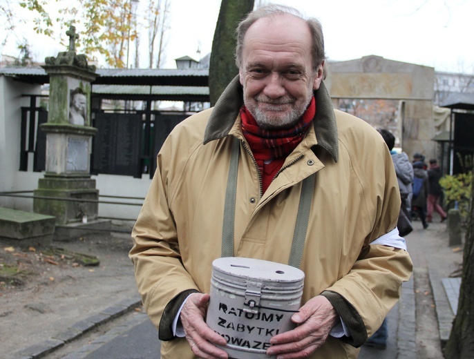 Kwestowali na Powązkach po raz 43.