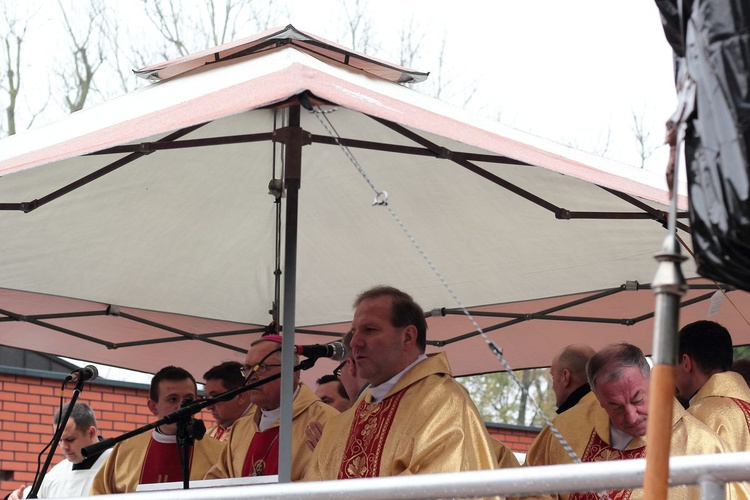 Obchody Wszystkich Świętych na cmentarzu komunalnym w Koszalinie