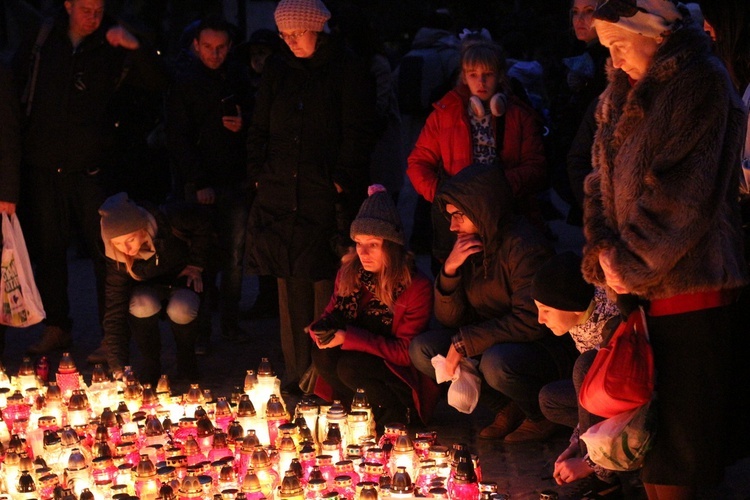 Uroczystość Wszystkich Świętych na cmentarzu Rakowickim