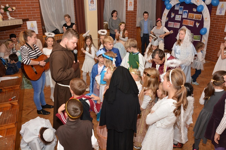 Bal świętych w parafii św. Elżbiety we Wrocławiu