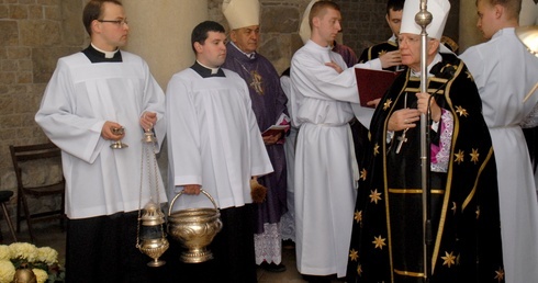 Bardziej doświadczali, co znaczy smutek przemijania