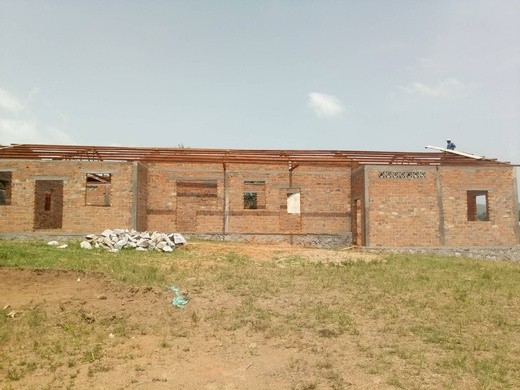 Rozbudowywa centrum kształcenia dla kobiet w Bouar.   