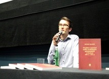 Michał Słomski, autor książki o urzędnikach i personelu łowickiego zamku arcybiskupów gnieźnieńskich