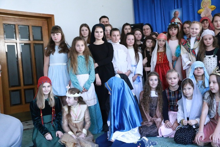 Bal świętych u józefitek