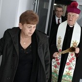 Biskup Ignacy prowadzony przez Gabrielę Kowalczyk poświęcił wszystkie pomieszczenia. 