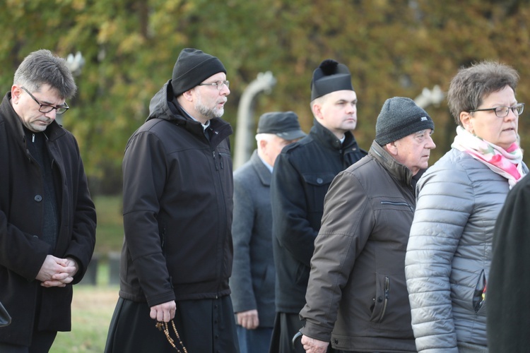 32. Droga Krzyżowa za zmarłych - w byłym KL Auschwitz-Birkenau - 2017